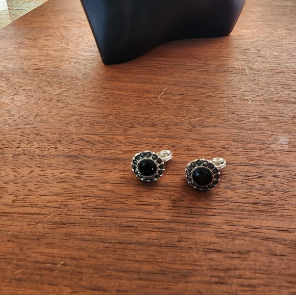 Monet vintage Marcasite clip on earrings - Picture 5 of 7